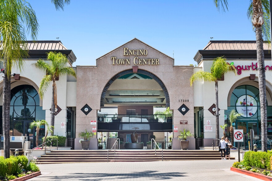 17150-17200 Ventura Blvd, Encino, CA for lease - Building Photo - Image 1 of 17