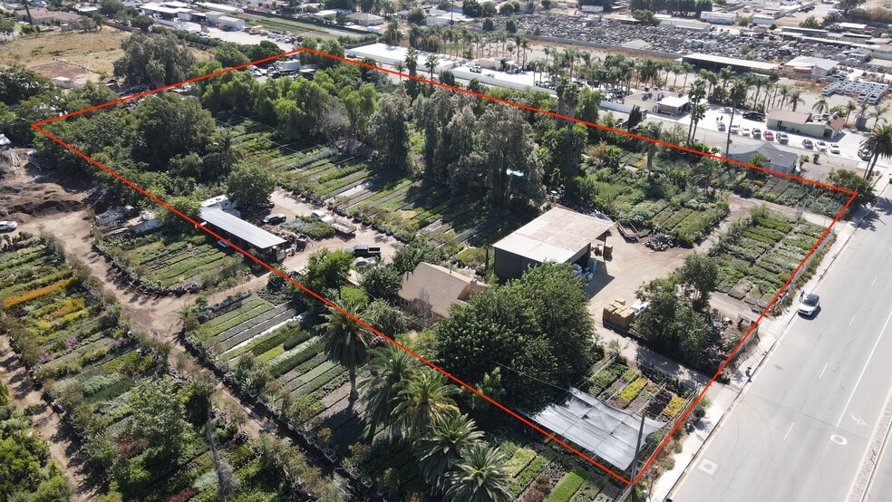 5606 Etiwanda Ave, Jurupa Valley, CA à vendre - Photo du bâtiment - Image 3 de 3