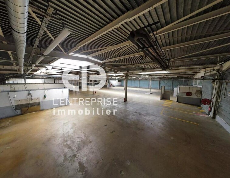 Industrial in Carros for lease - Interior Photo - Image 2 of 14