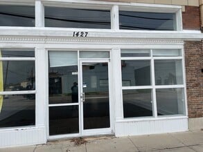 1427 N Austin St, Seguin, TX à louer Photo intérieure- Image 2 de 9