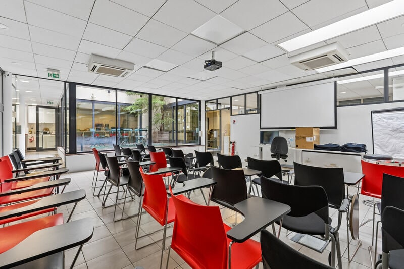8 Rue Lamartine, Paris for lease - Building Photo - Image 3 of 13