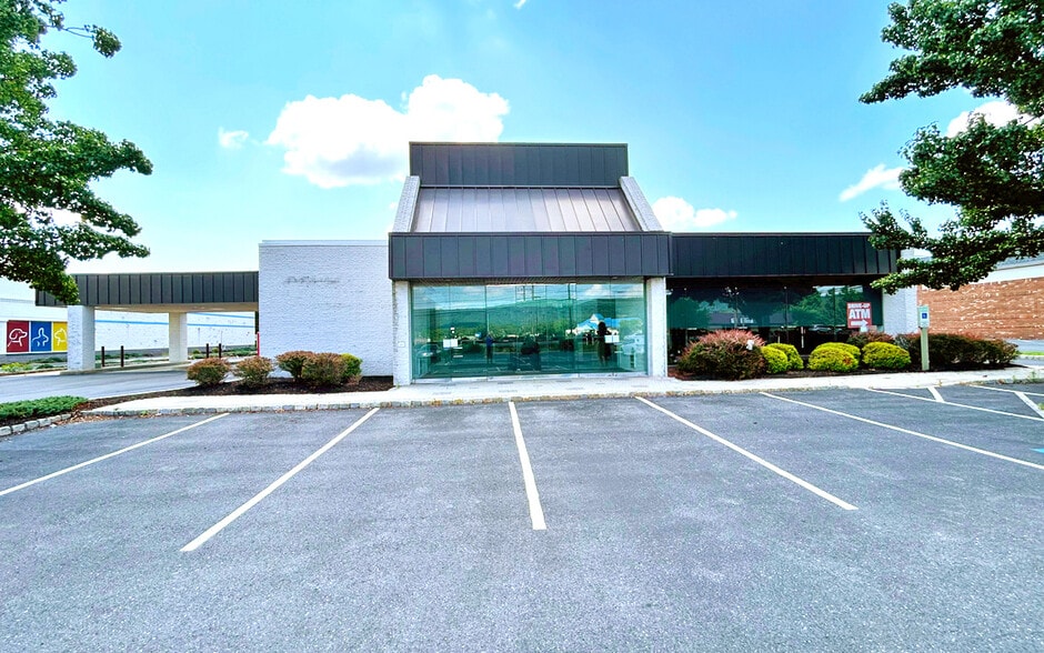 742 Wertzville Rd, Enola, PA for lease - Primary Photo - Image 1 of 14