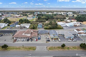 873 Point Brown Ave NW, Ocean Shores, WA for lease Interior Photo- Image 1 of 2
