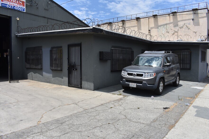 8011 Beach St, Los Angeles, CA à vendre - Photo du bâtiment - Image 3 de 13