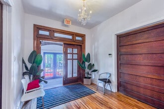 449 N Euclid Ave, Saint Louis, MO for lease Interior Photo- Image 1 of 18