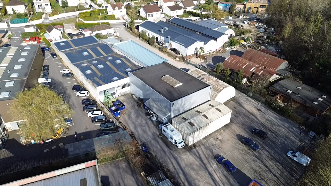 Flex in Presles for sale Building Photo- Image 1 of 16