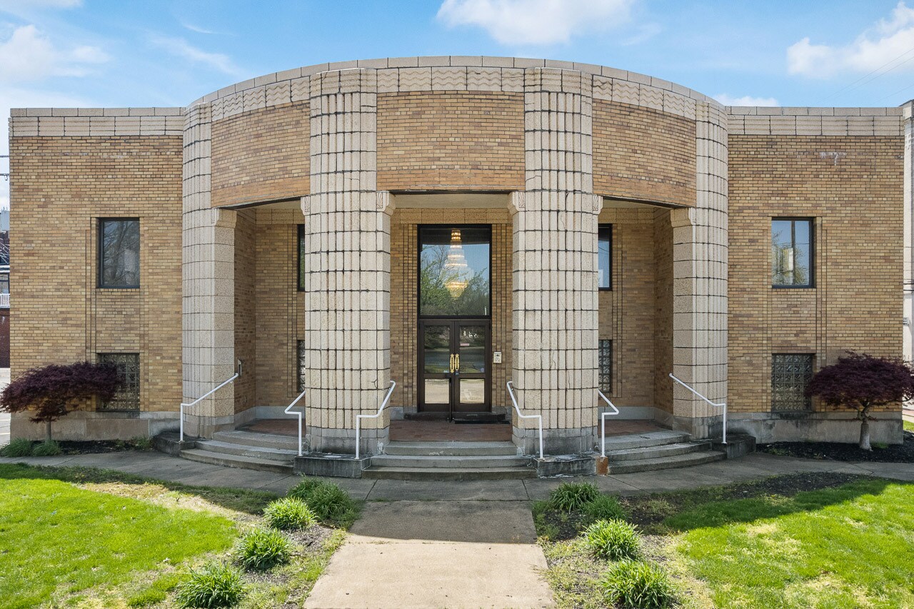 542 W Park Ave, Barberton, OH à vendre Photo principale- Image 1 de 17