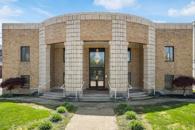 More details for 542 W Park Ave, Barberton, OH - Specialty for Sale