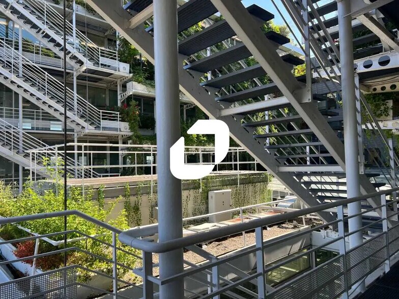 Office in Aubervilliers for lease - Building Photo - Image 3 of 14