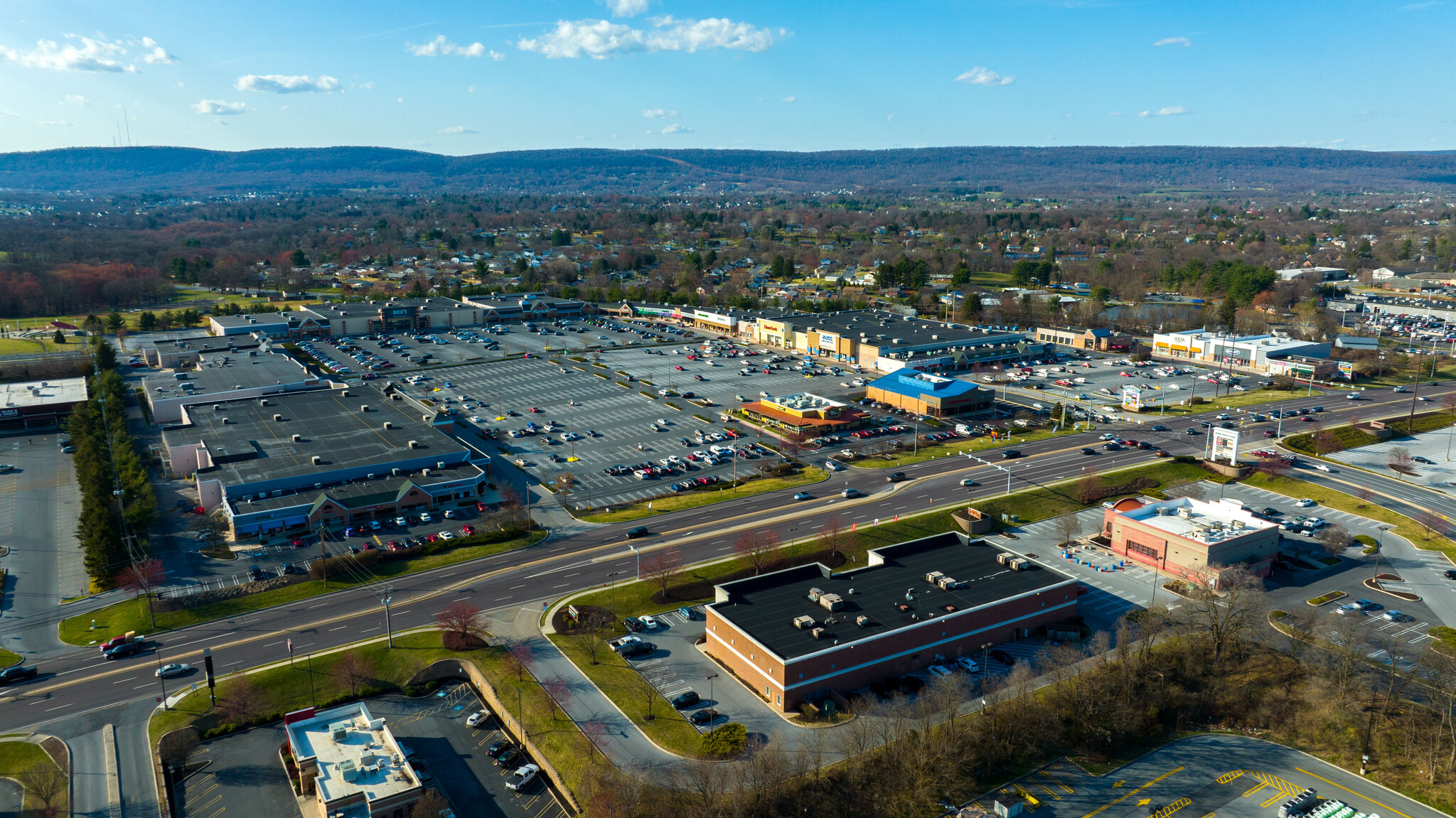 4201-4259 Union Deposit Rd, Harrisburg, PA à louer Photo du bâtiment- Image 1 de 2