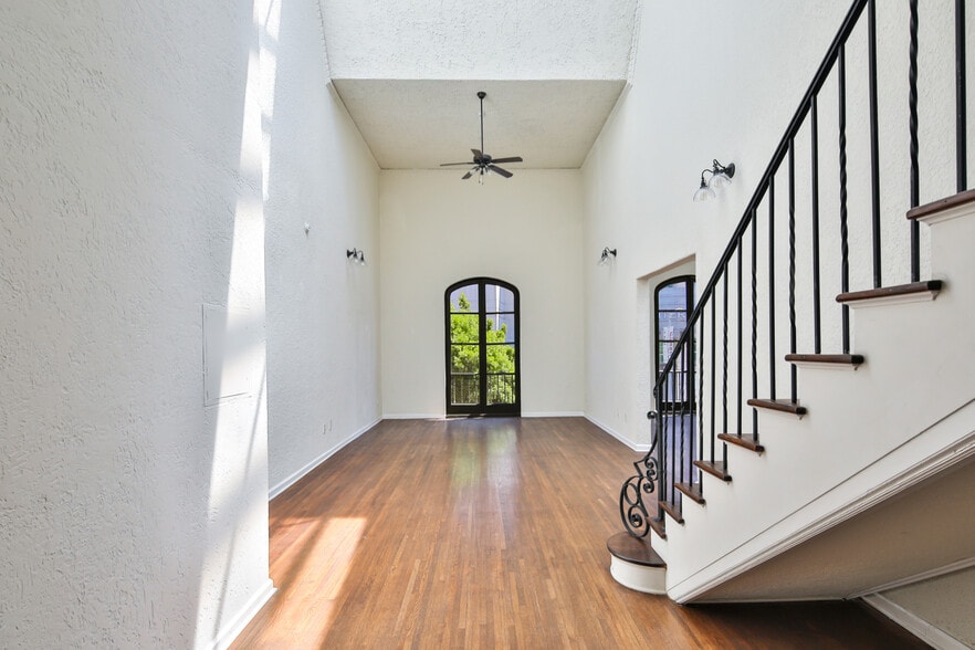 3501-3519 W 6th St, Los Angeles, CA for lease - Interior Photo - Image 2 of 5