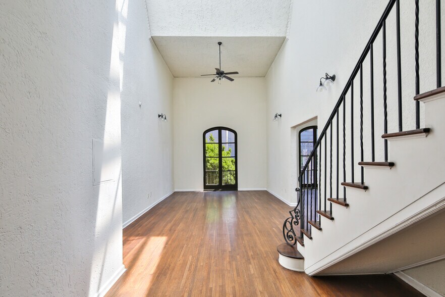 3501-3519 W 6th St, Los Angeles, CA à louer - Photo intérieure - Image 2 de 5