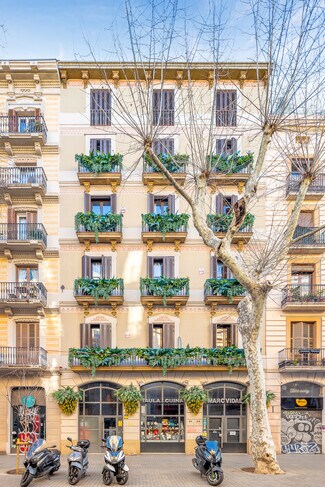 Plus de détails pour Multi-résidentiel à vendre