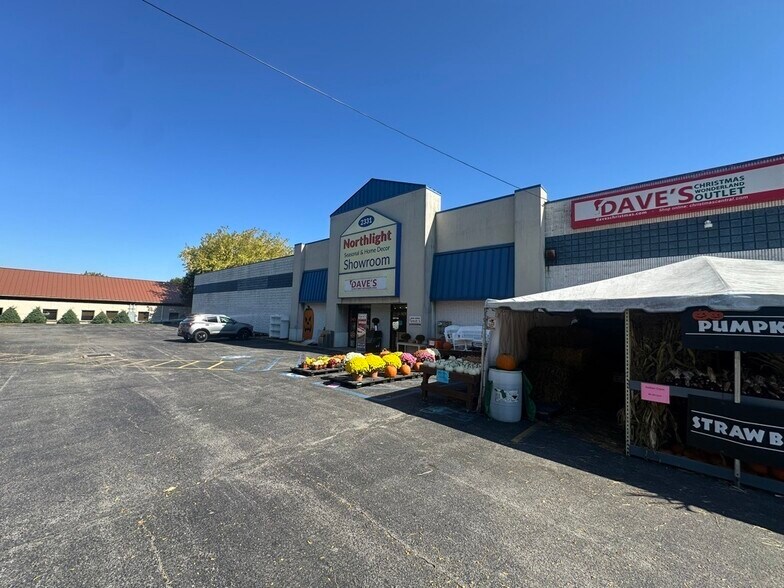 2331 Union Rd, Cheektowaga, NY à vendre - Photo du bâtiment - Image 2 de 25