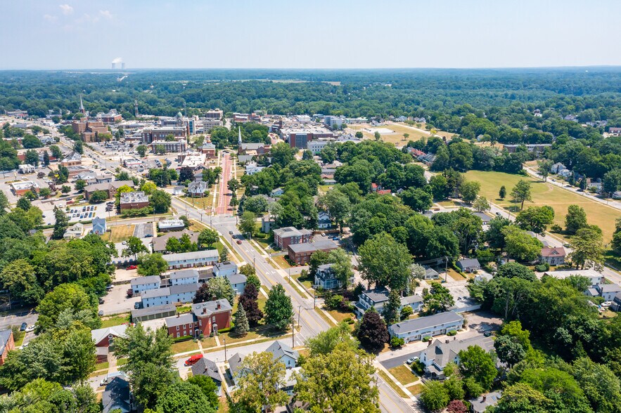 205 Mentor Ave, Painesville, OH à vendre - Aérien - Image 2 de 7