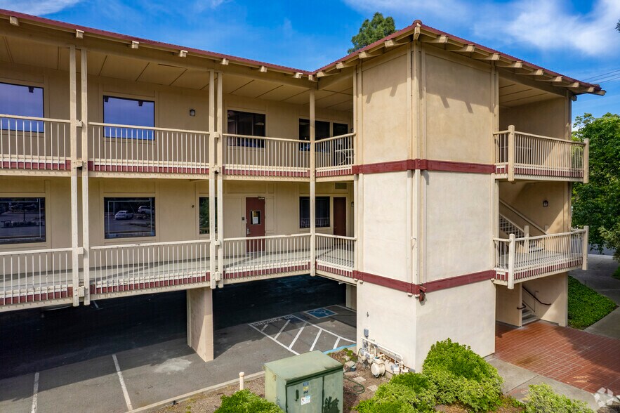 1911 San Miguel Dr, Walnut Creek, CA à vendre - Photo du bâtiment - Image 2 de 4