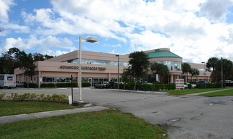 2000 Banks Rd, Margate FL - Entrepôt