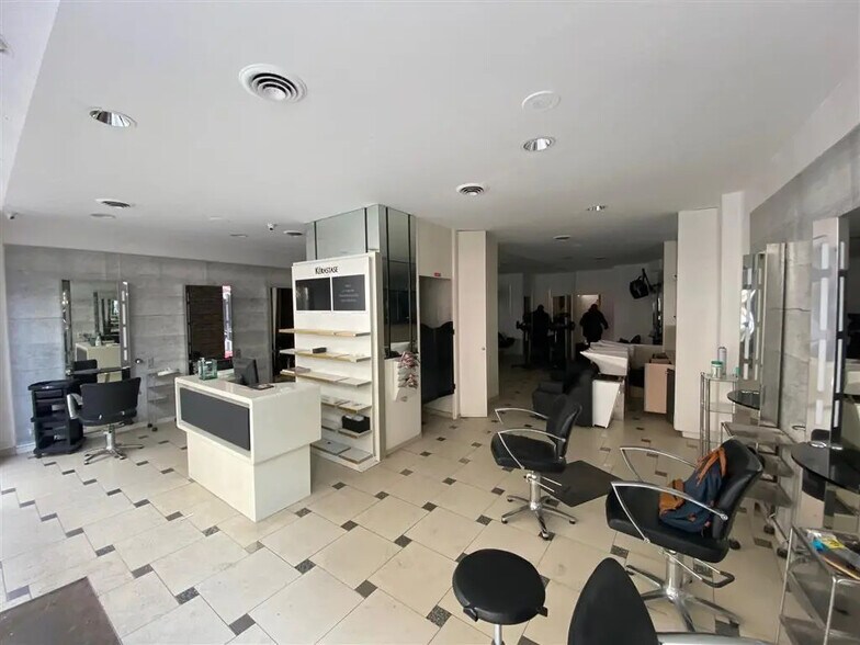 Commerce de détail dans Paris à louer - Photo du bâtiment - Image 3 de 5