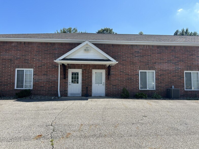 10155 Gottschalk Pky, Auburn Twp, OH à louer - Photo du bâtiment - Image 2 de 12