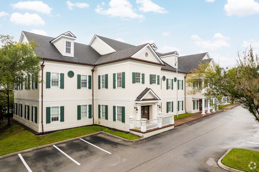 235 N Westmonte Dr, Altamonte Springs, FL à louer - Photo du bâtiment - Image 1 de 17