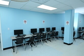 591 Summit Ave, Jersey City, NJ à louer Photo intérieure- Image 2 de 19