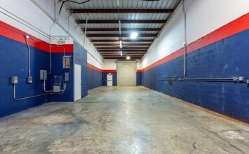 5961 Northland Rd, Fort Myers, FL à louer Photo intérieure- Image 1 de 2