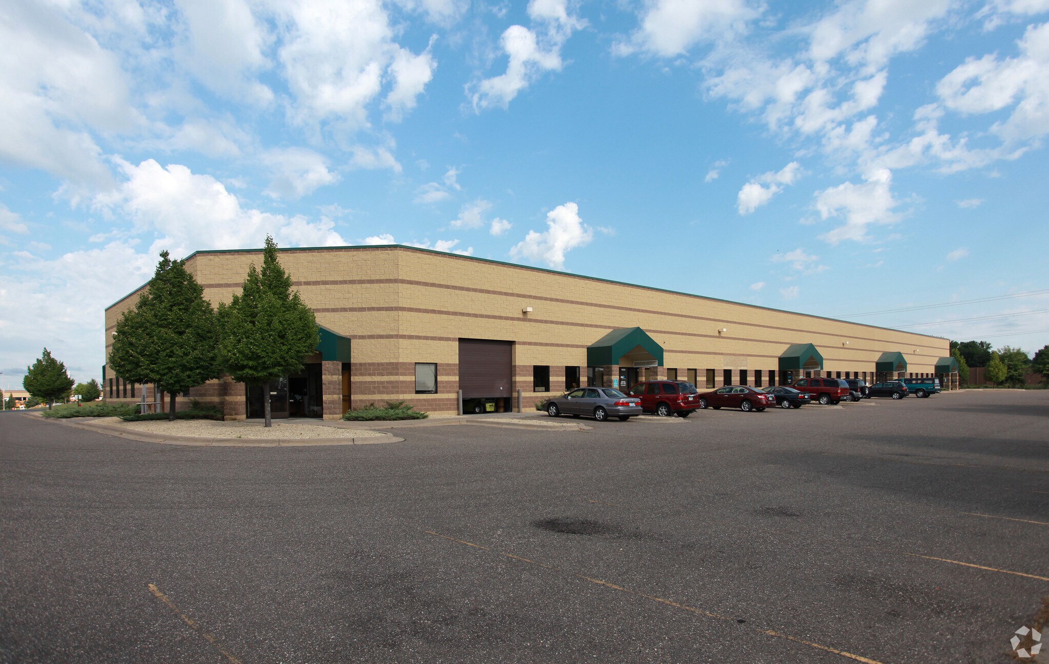 11500-11528 96th Ave N, Maple Grove, MN for lease Primary Photo- Image 1 of 11