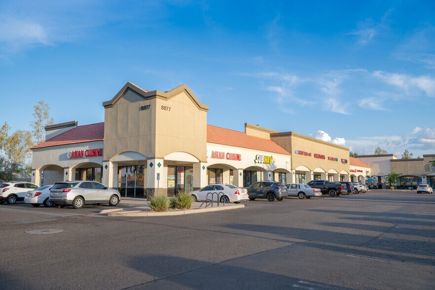 10641 W Olive Ave, Peoria, AZ à louer - Photo du bâtiment - Image 2 de 3