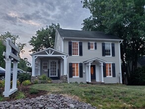 1821 Cumberland Ave, Charlotte, NC à louer Photo intérieure- Image 1 de 14