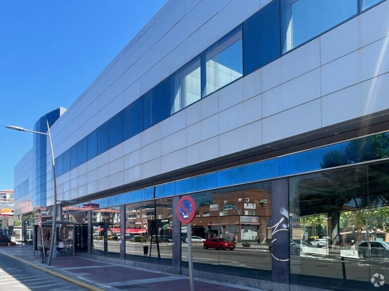 Retail in Humanes de Madrid, Madrid for lease - Building Photo - Image 1 of 11