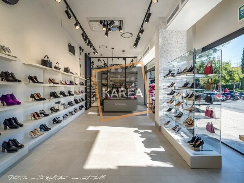 Retail in Bussy-Saint-Georges for lease - Interior Photo - Image 1 of 5
