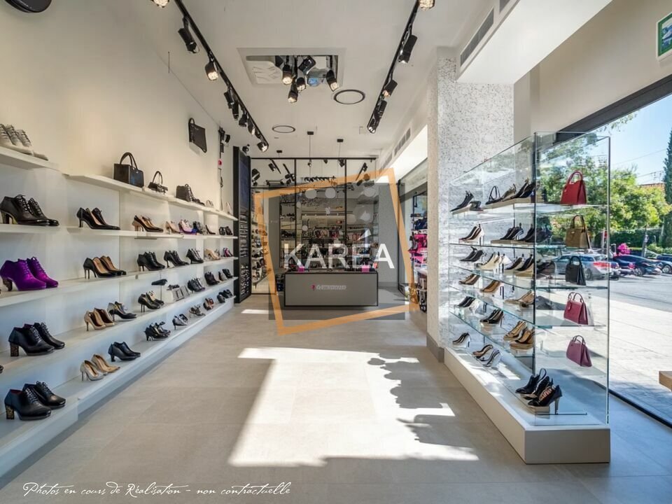Retail in Bussy-Saint-Georges for lease Interior Photo- Image 1 of 6