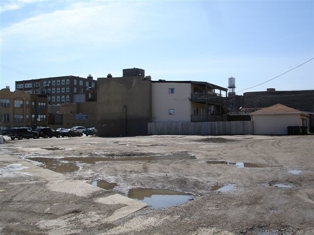 2405 W Grand Ave, Chicago, IL à vendre Photo principale- Image 1 de 11