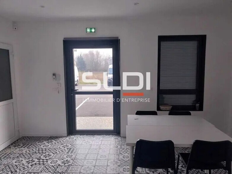 225 Avenue Des Marronniers, Bourgoin-Jallieu à louer - Photo intérieure - Image 3 de 10