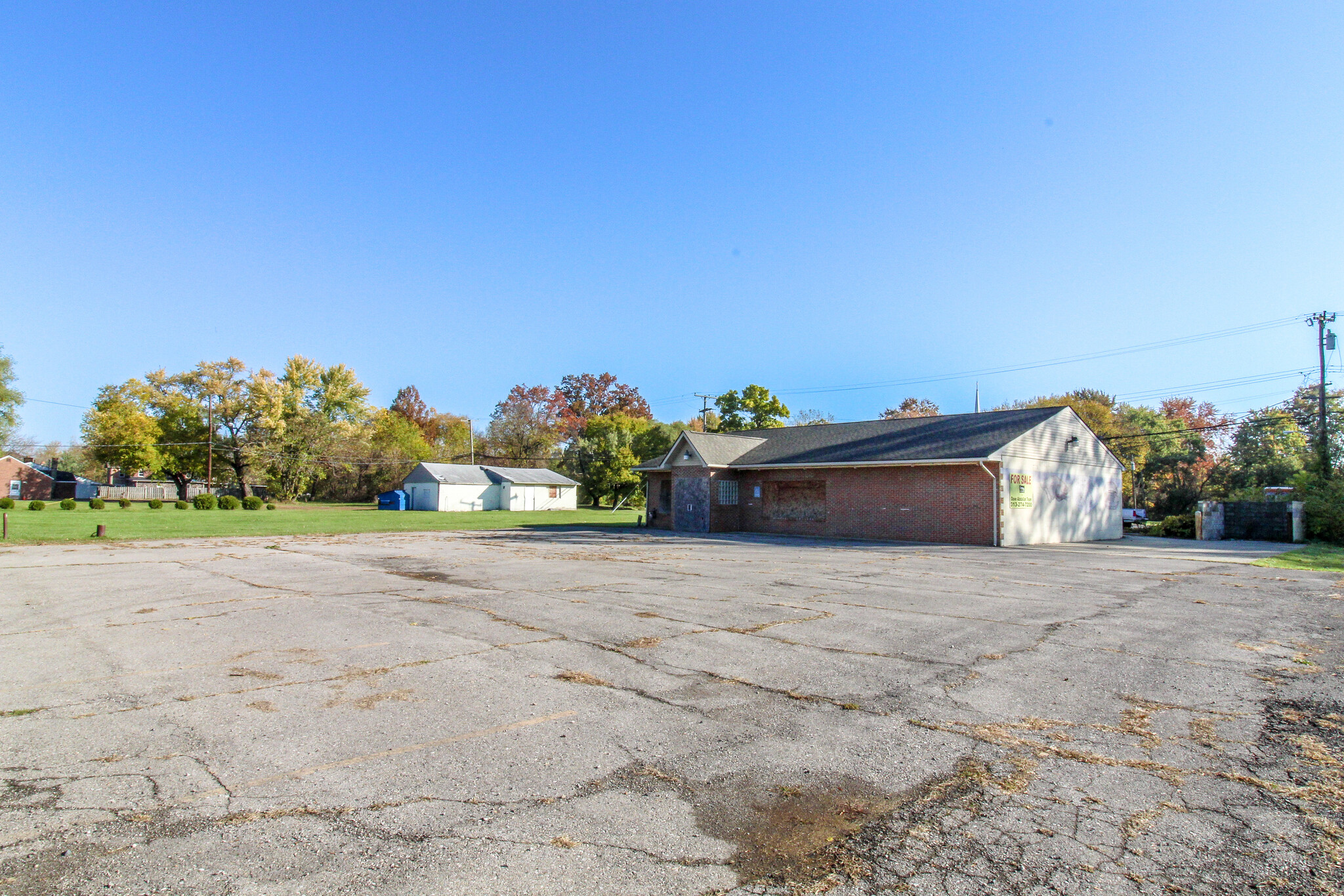 6587 Wayne Rd, Romulus, MI à vendre Photo du bâtiment- Image 1 de 1