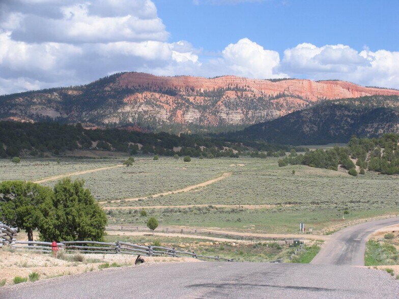 Paunsaugunt Cliffs Subdivision, Hatch, UT for sale - Building Photo - Image 1 of 1