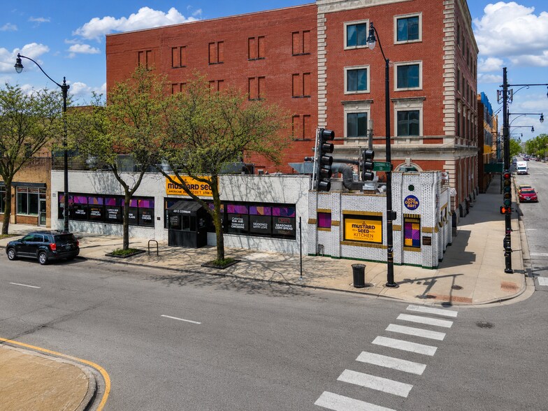 49 E Cermak Rd, Chicago, IL à louer - Photo du bâtiment - Image 3 de 8
