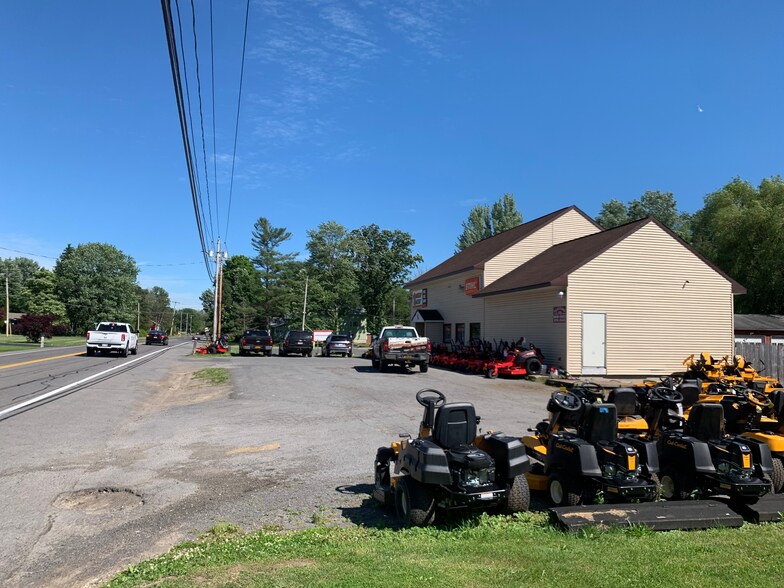 5280 Caughdenoy Rd, Clay, NY à vendre - Photo du bâtiment - Image 2 de 13