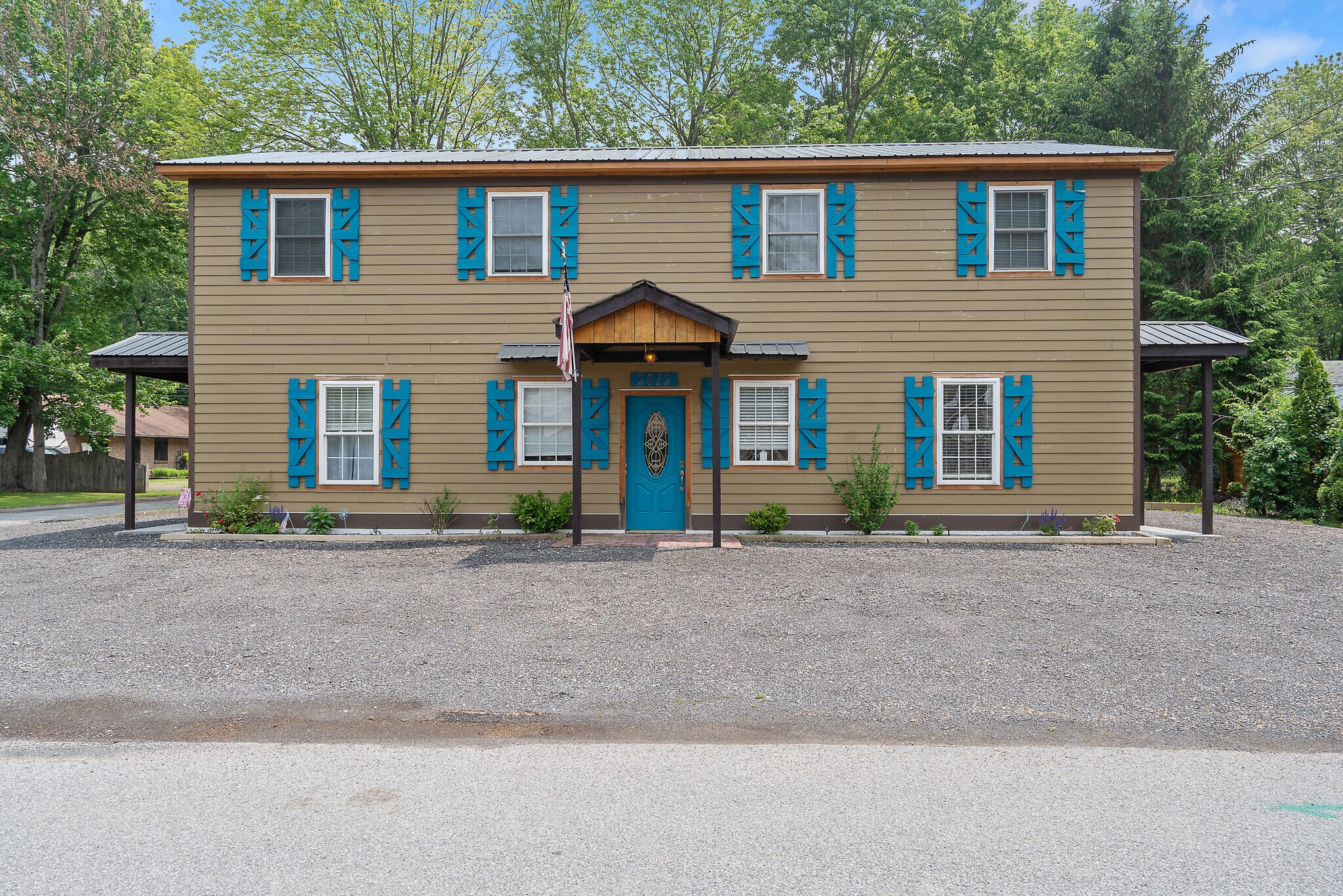 Sylvan Beach Development + Airbnb portfolio of 6 properties for sale on LoopNet.ca Building Photo- Image 1 of 7