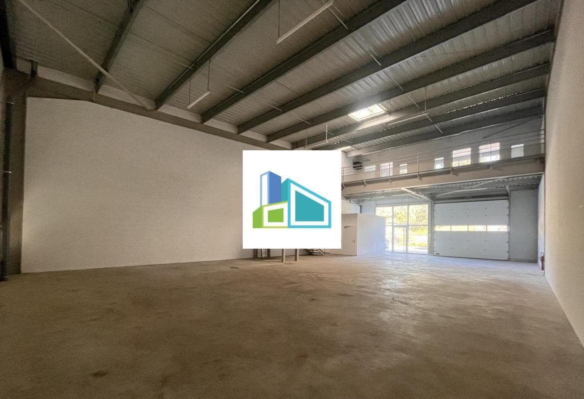 Industrial in La Ciotat for lease Interior Photo- Image 1 of 5