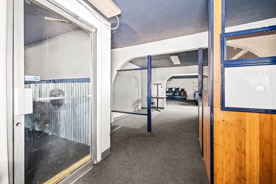 2430 Lake Ave, Pueblo, CO à vendre - Photo du bâtiment - Image 2 de 21