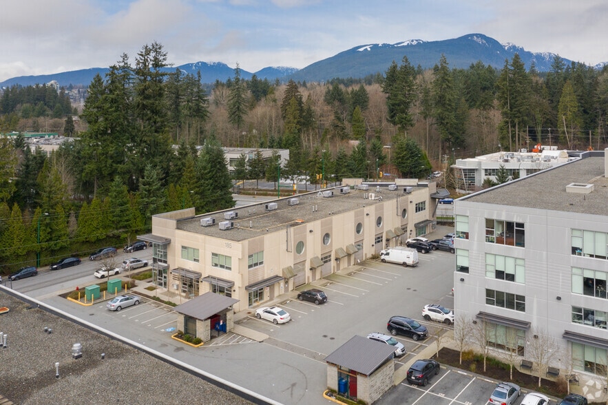 185 Forester St, North Vancouver District, BC à louer - Photo du bâtiment - Image 2 de 5