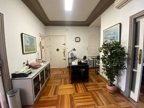 Office in Madrid, Madrid for lease Interior Photo- Image 2 of 13