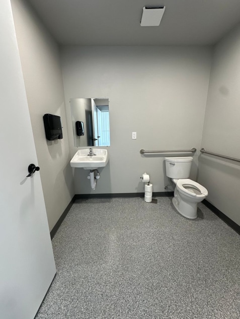 1106 S 34th St, Norfolk, NE for lease Interior Photo- Image 1 of 4