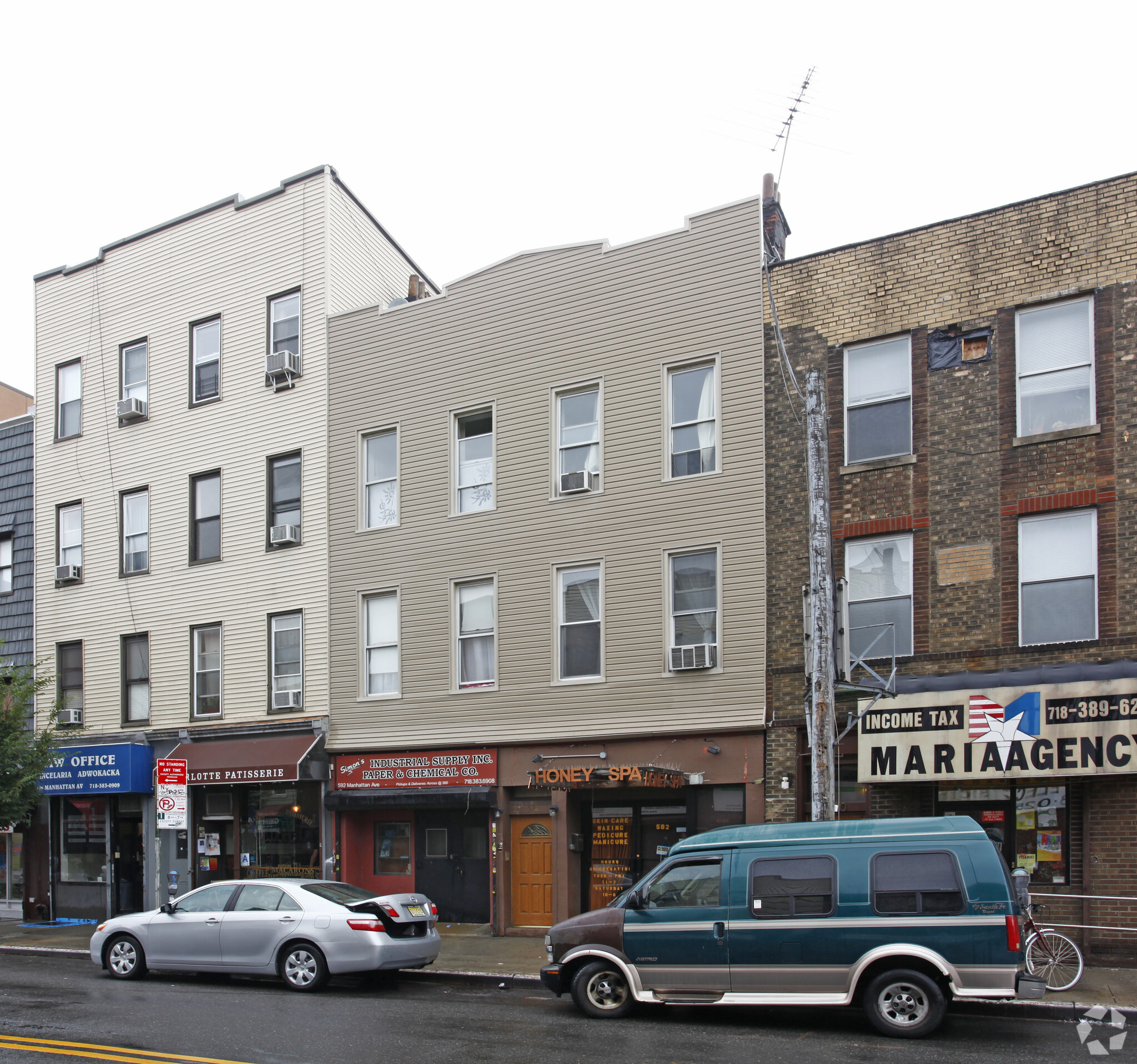 592 Manhattan Ave, Brooklyn, NY for sale Primary Photo- Image 1 of 1