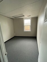 4805 42nd Pl, Hyattsville, MD for lease Interior Photo- Image 1 of 11