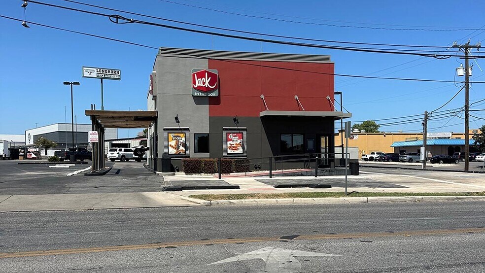 4319 Vance Jackson Rd, San Antonio, TX for lease - Building Photo - Image 1 of 5