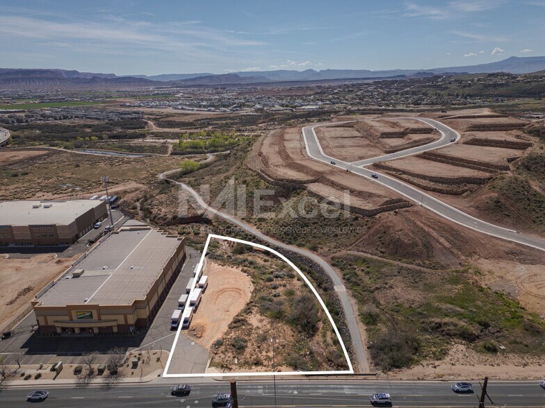 Approx 1990 E Riverside Dr, St George, UT à vendre - Photo du bâtiment - Image 2 de 5
