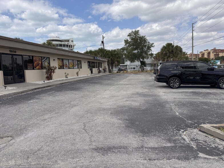 5050 Gulf Blvd, Saint Petersburg, FL à louer - Photo du bâtiment - Image 3 de 32