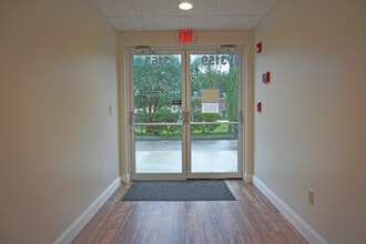 3163 SE Lionel Ter, Stuart, FL à louer Photo intérieure- Image 2 de 15